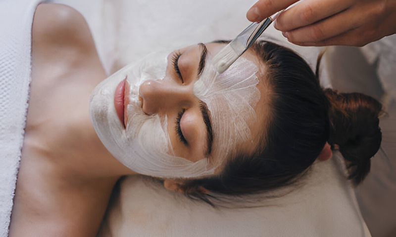 Best Facials in Miami for Anti-Aging & Skin Glow Treatments